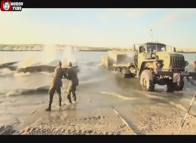 Video: These Russian troops can construct a bridge in under ten minutes